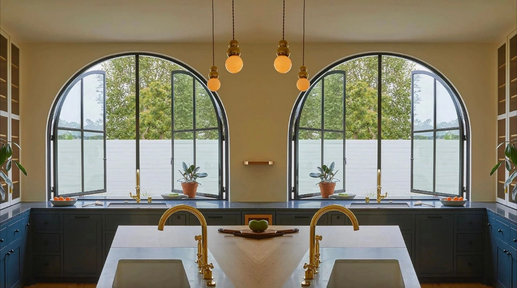 Jendela Lengkung Aluminium Model Setengah Lingkaran